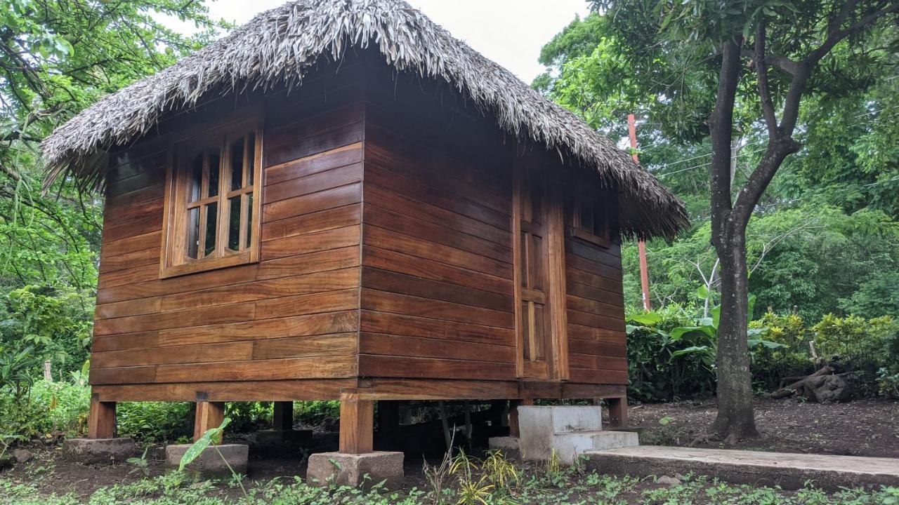 Wood Cabin - Cabana Maderas Hotel Balgue Exterior photo