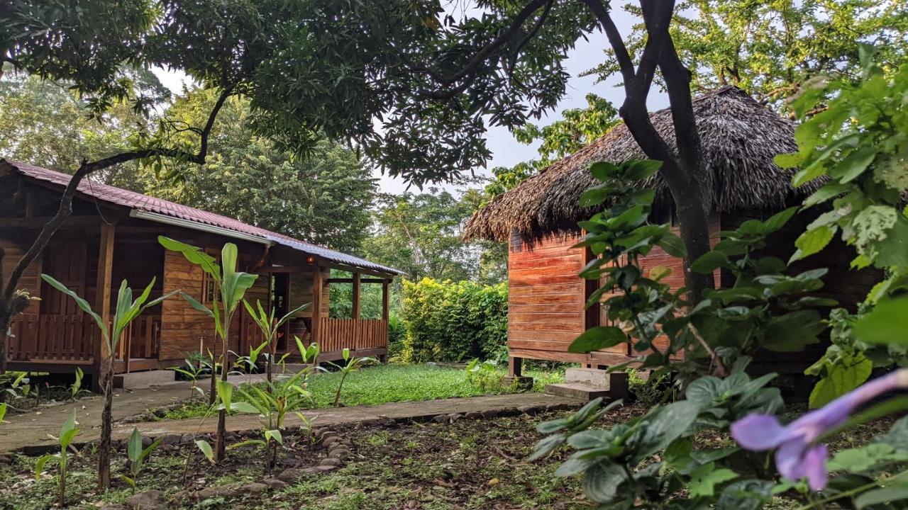 Wood Cabin - Cabana Maderas Hotel Balgue Exterior photo